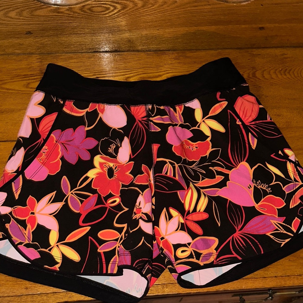 Lands' End Black and Pink Floral swim shorts. Size small NWT